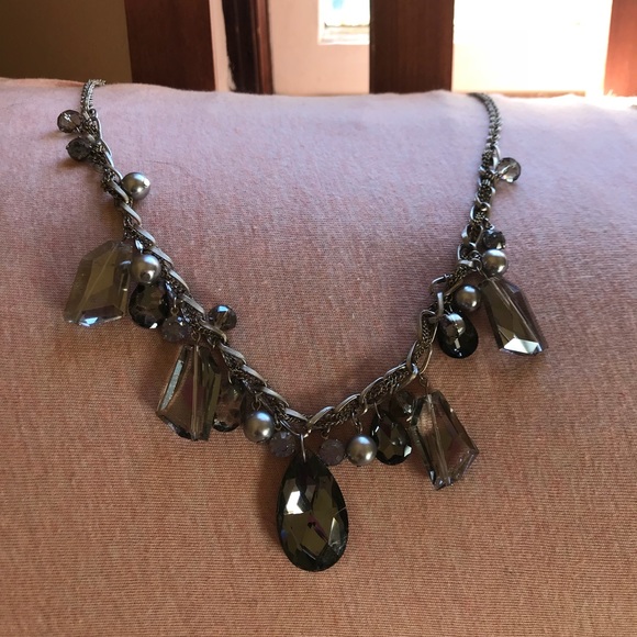 Assorted Jewelry (necklaces, bracelets, earrings) - Picture 6 of 6